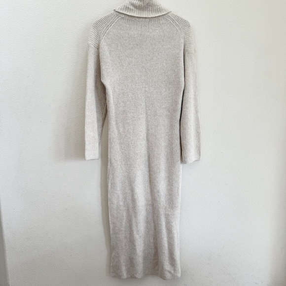 Abercrombie Long-Sleeve Turtleneck
Midi Sweater Dress Small - Picture 7 of 7